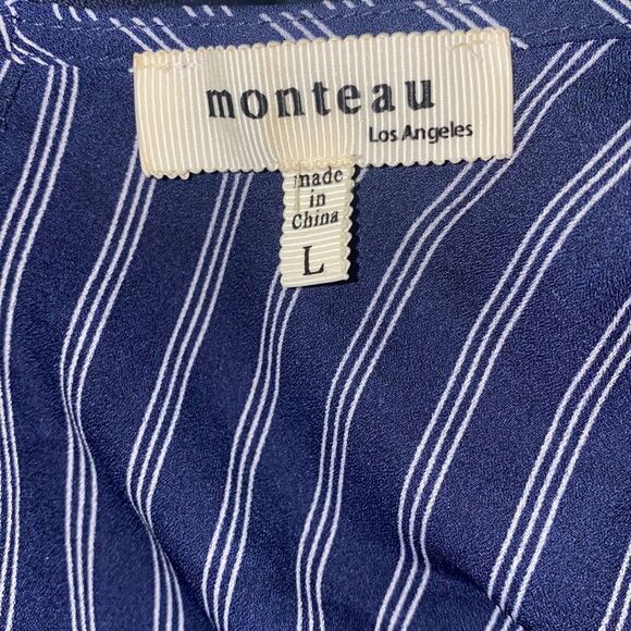 ✨Striped Navy & White Front Tie Blouse✨ - Picture 4 of 5